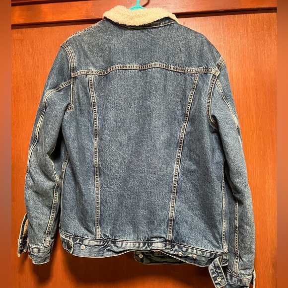 Men’s Levi Sherpa trucker jacket - Picture 4 of 6